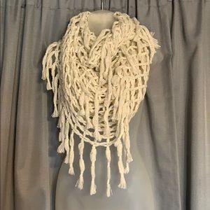 💭 Crocheted Scarf 💭